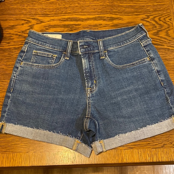 GAP Pants - NEW! GAP jean shorts